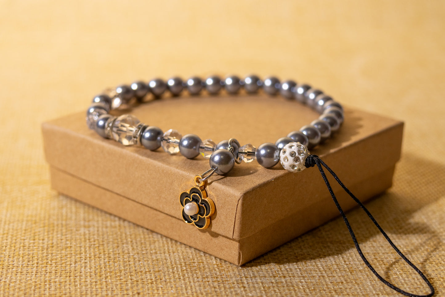 Moonlit Elegance Phone Charm (우아한 달빛 참)