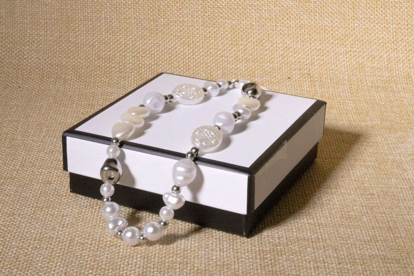 Ethereal Pearl Phone Charm (신비한 백옥 참)