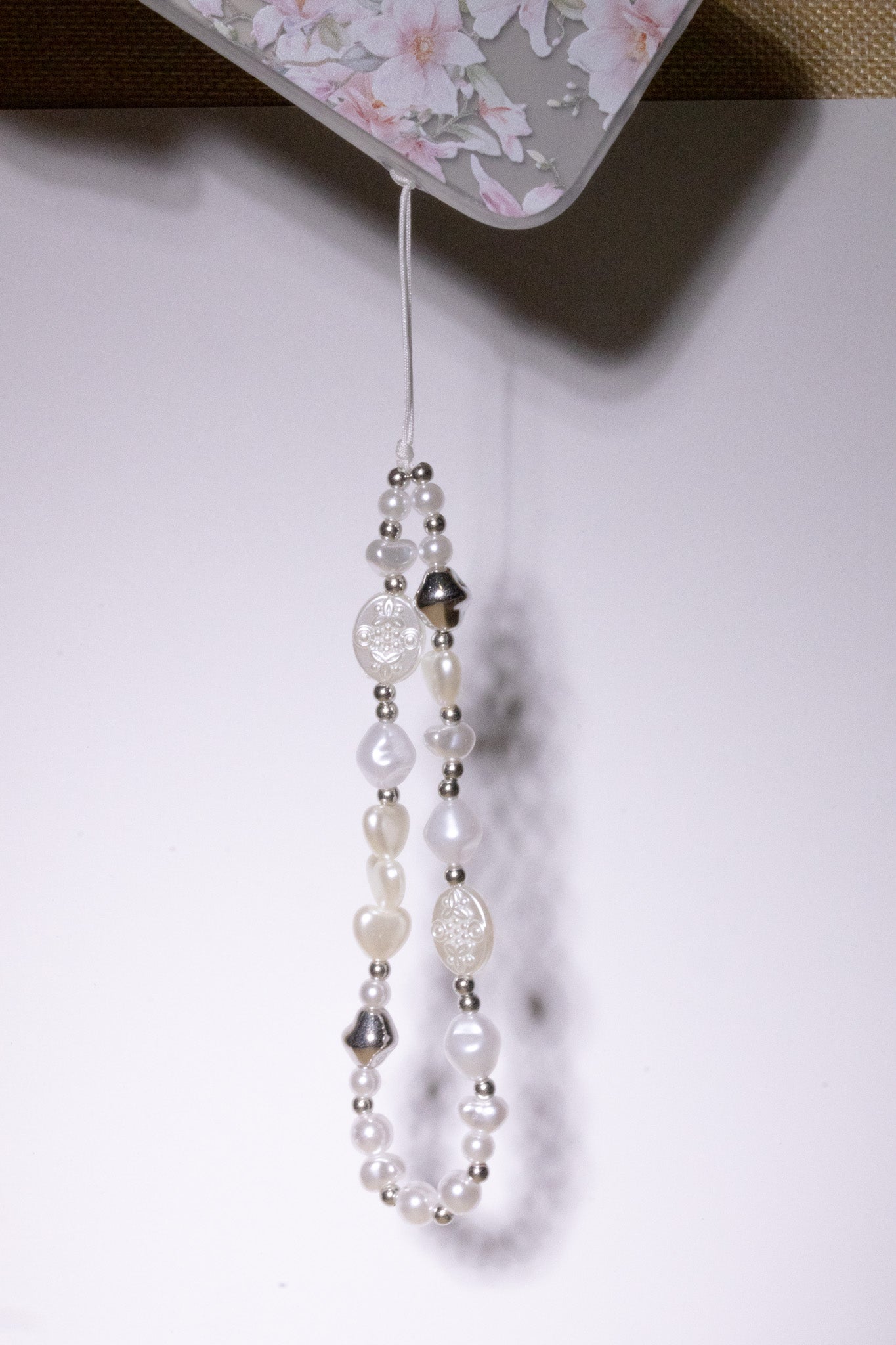 Ethereal Pearl Phone Charm (신비한 백옥 참)