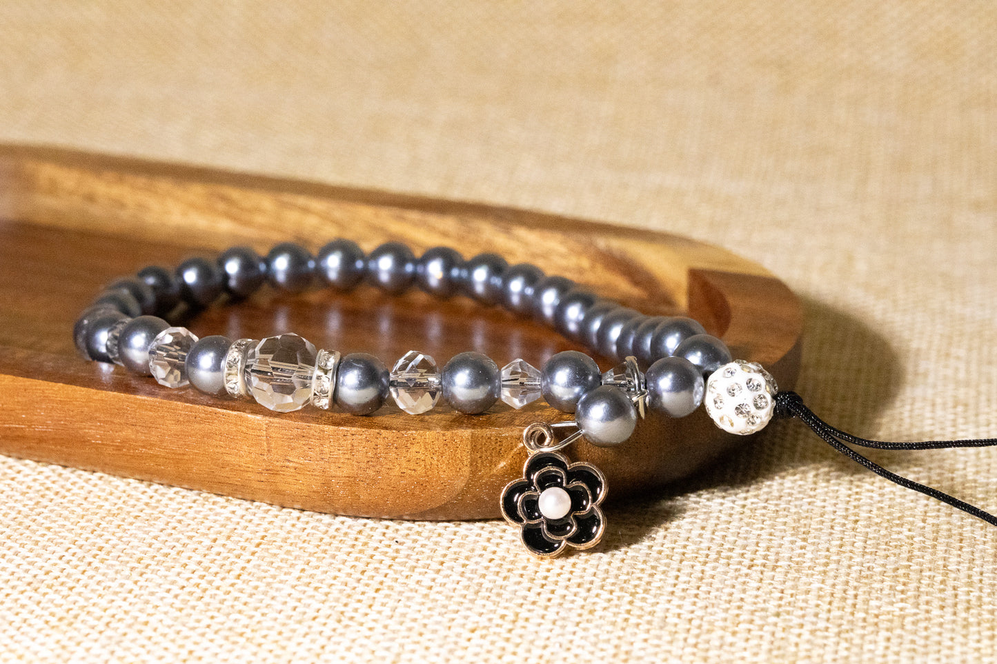 Moonlit Elegance Phone Charm (우아한 달빛 참)