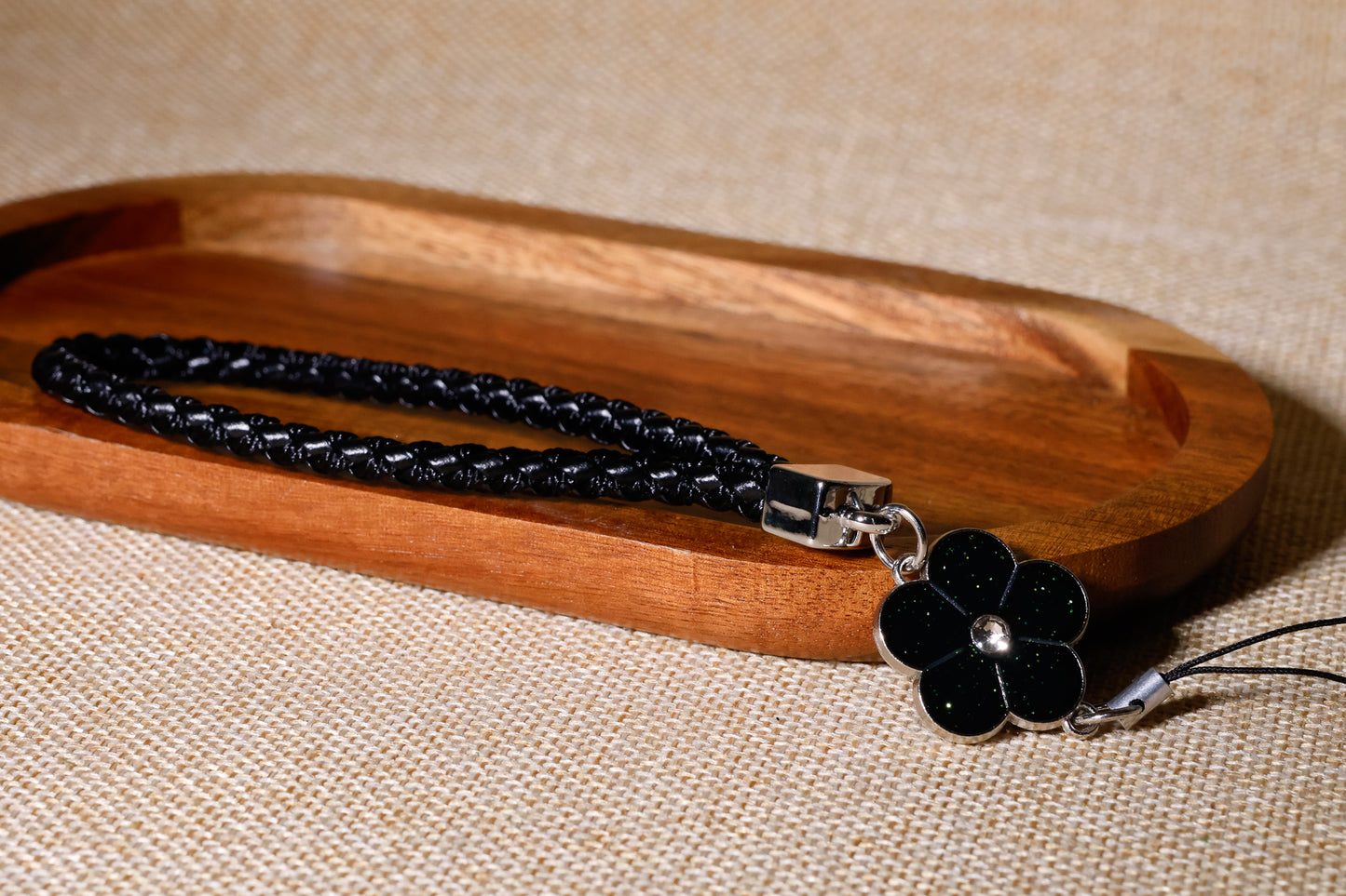 Midnight Bloom Phone Charm (자정의 꽃 참)