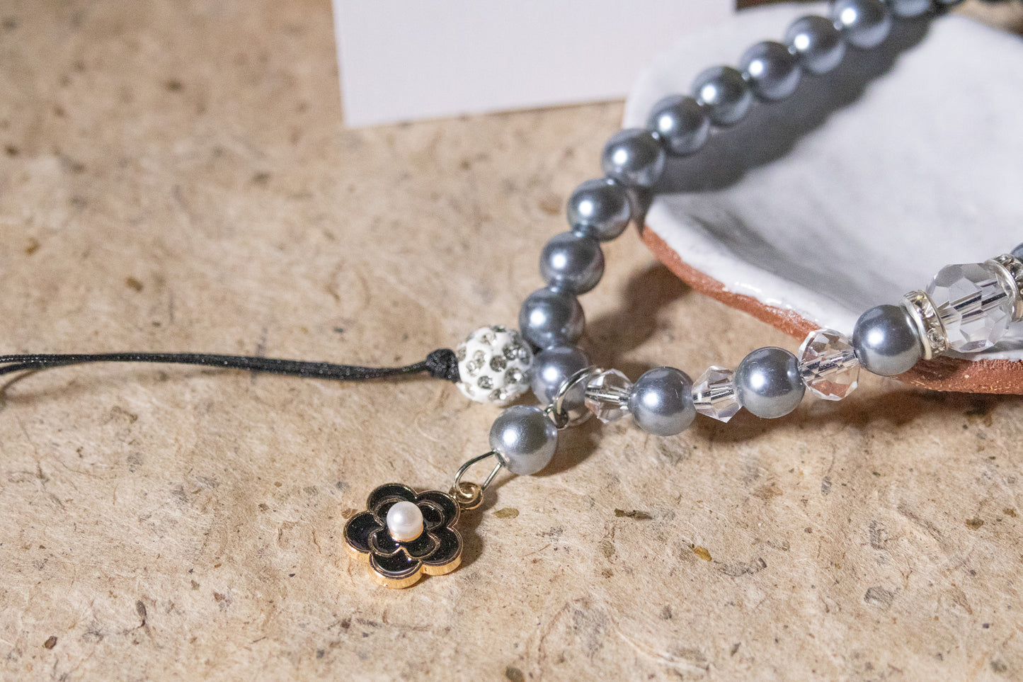 Moonlit Elegance Phone Charm (우아한 달빛 참)