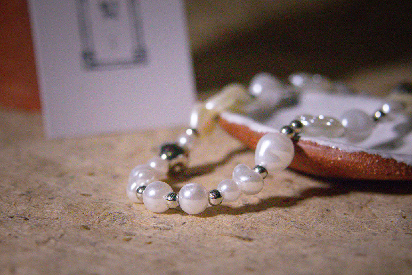 Ethereal Pearl Phone Charm (신비한 백옥 참)