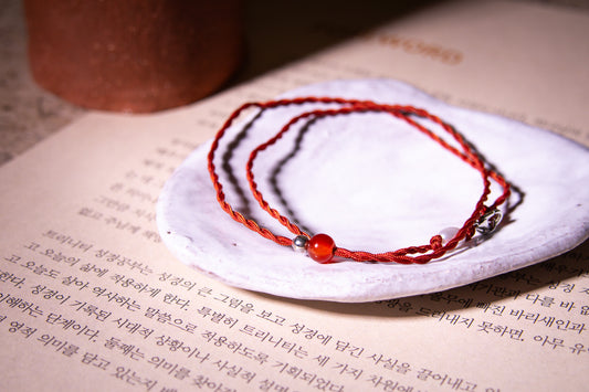 Fate’s Thread Necklace (운명의 실 목걸이)